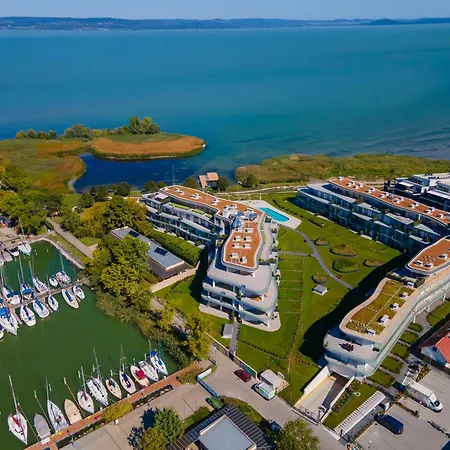 Szemes Bay * Balatonszárszó