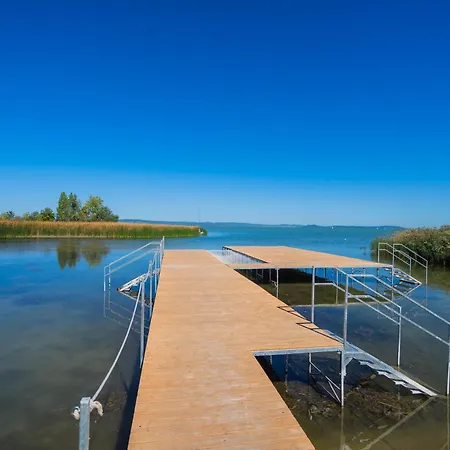 Szemes Bay * Balatonszárszó